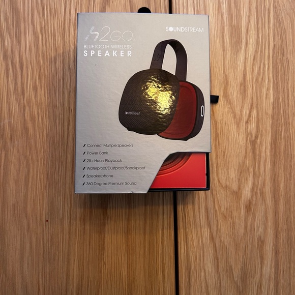 Bluetooth speaker - Picture 1 of 2